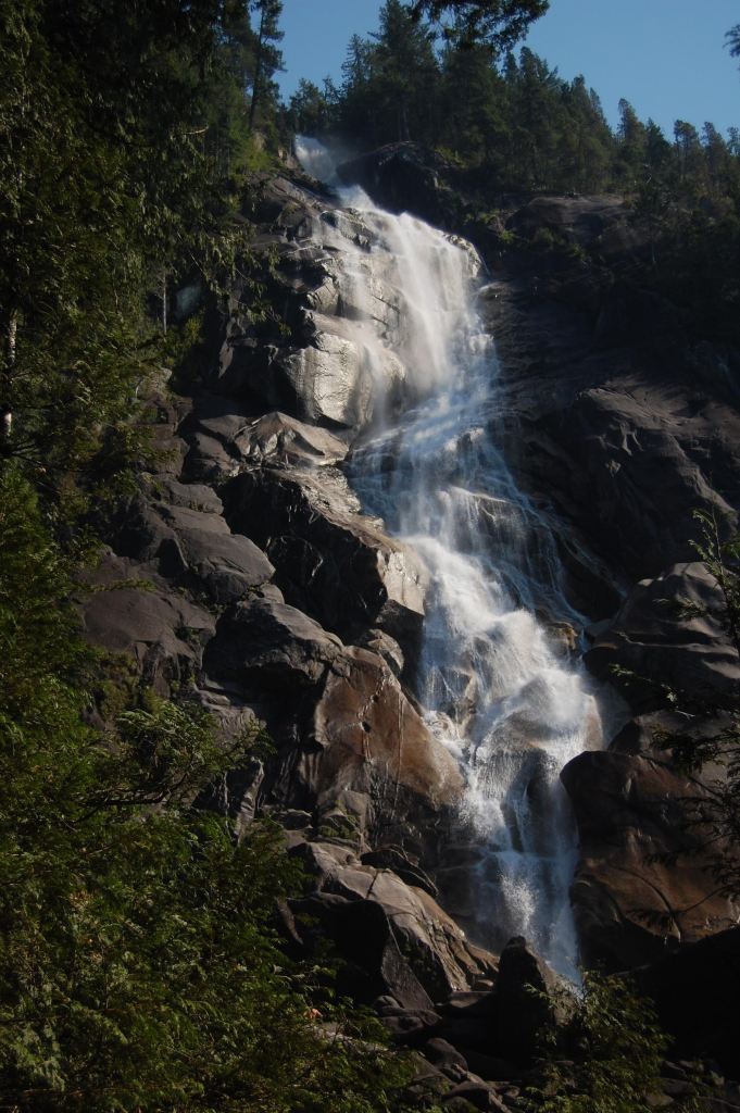 Shannon Falls is an 1105 foot / 335 meter tall waterfall that can be viewed easily from the road. You can also hear the roar as the falls plunge that distance. 