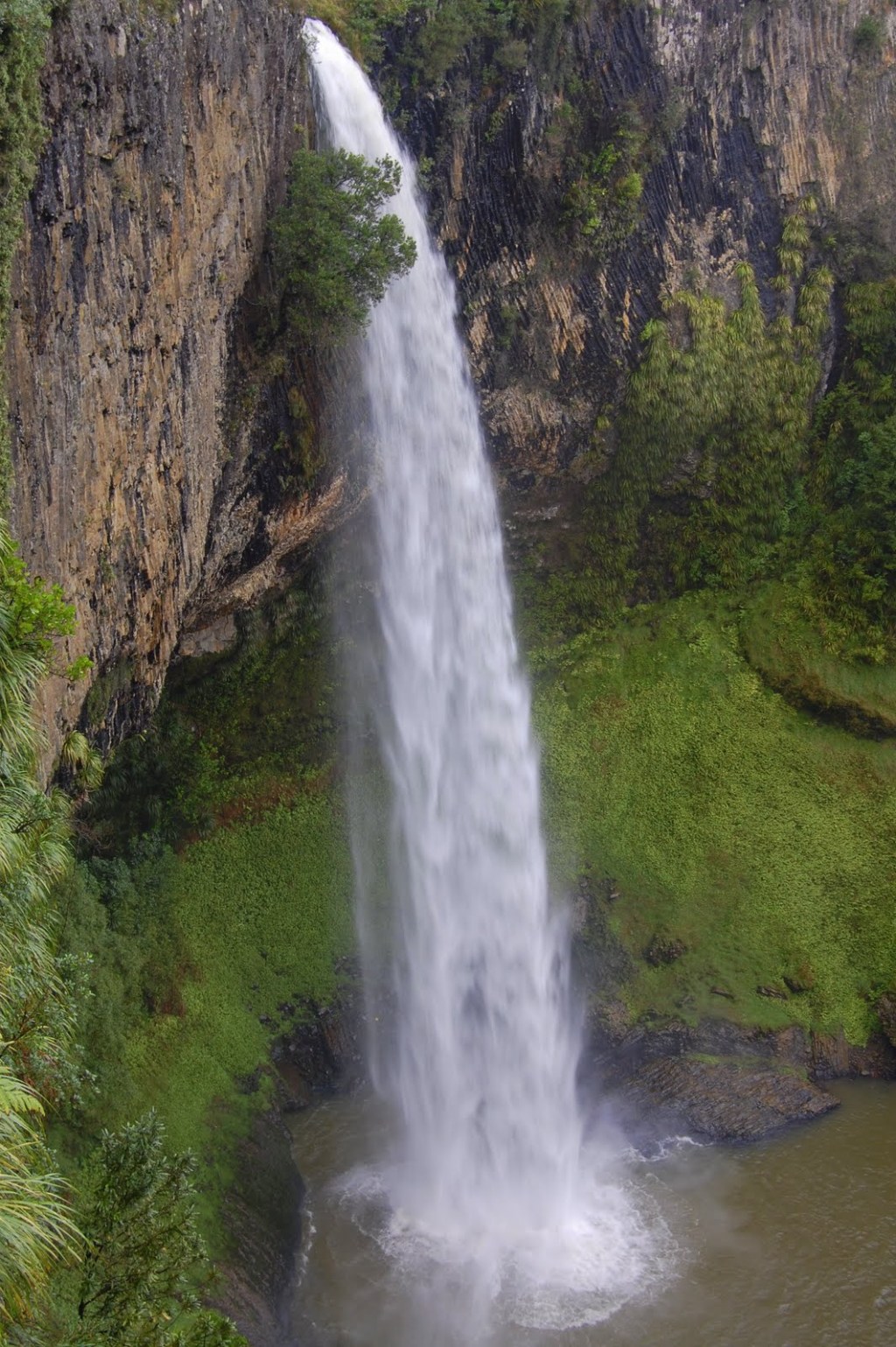 Bridal Veil Falls, New&nbsp;Zealand