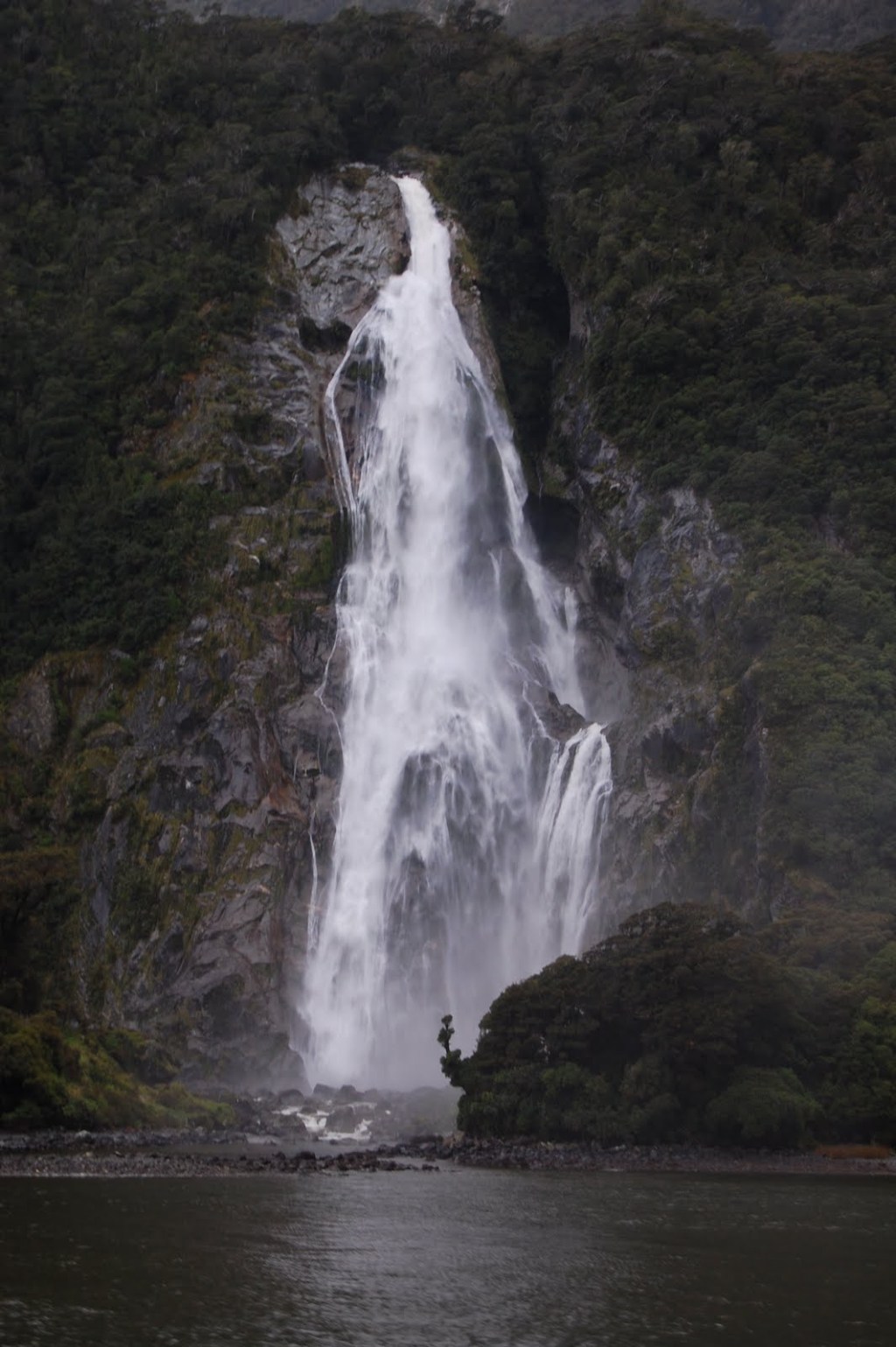 Bowen Falls, New&nbsp;Zealand